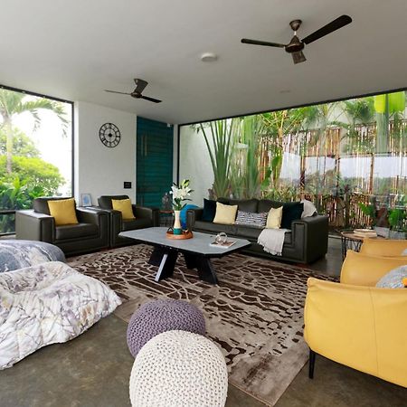 Open House By Stayvista - Nestled In Nature, Featuring A Swimming Pool & Expansive Lawn For A Serene Retreat Shikrapur Zewnętrze zdjęcie