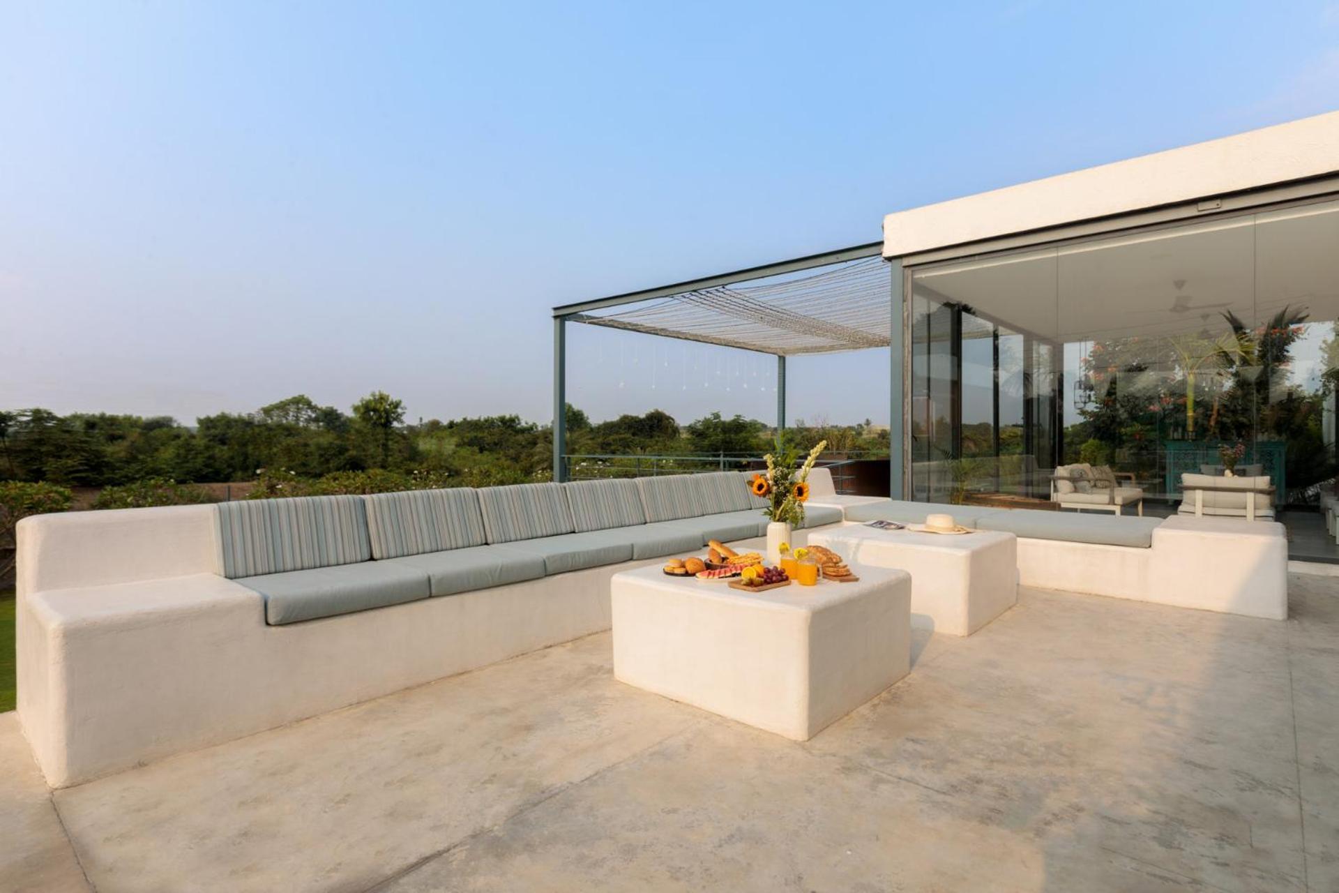 Open House By Stayvista - Nestled In Nature, Featuring A Swimming Pool & Expansive Lawn For A Serene Retreat Shikrapur Zewnętrze zdjęcie