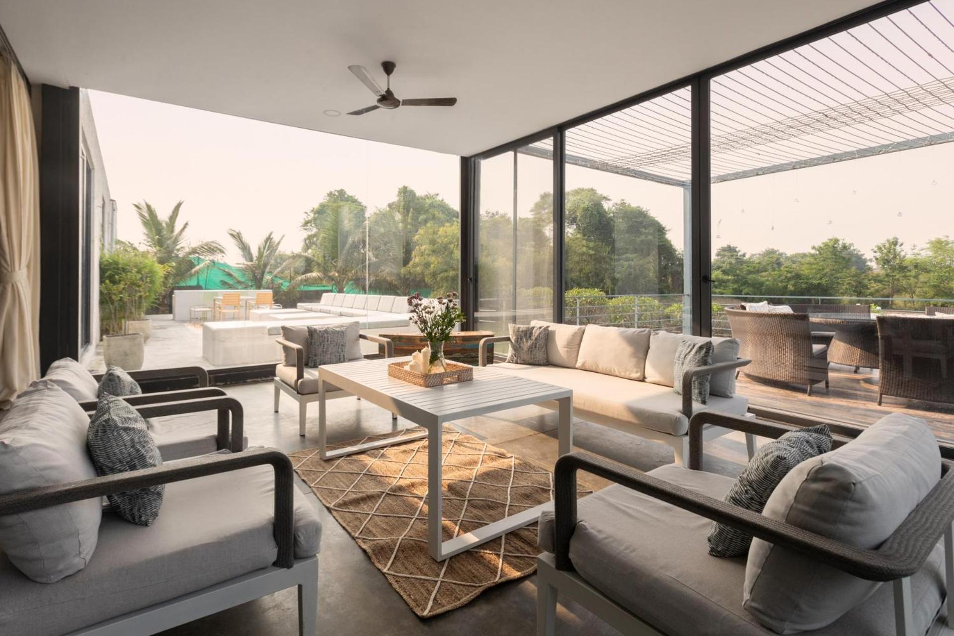 Open House By Stayvista - Nestled In Nature, Featuring A Swimming Pool & Expansive Lawn For A Serene Retreat Shikrapur Zewnętrze zdjęcie